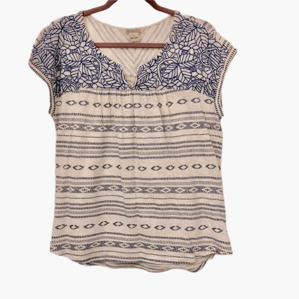 Lucky brand top. Size LG